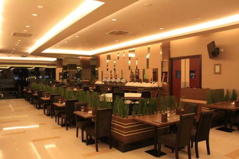 Tjokro Hotel Klaten Buitenkant foto