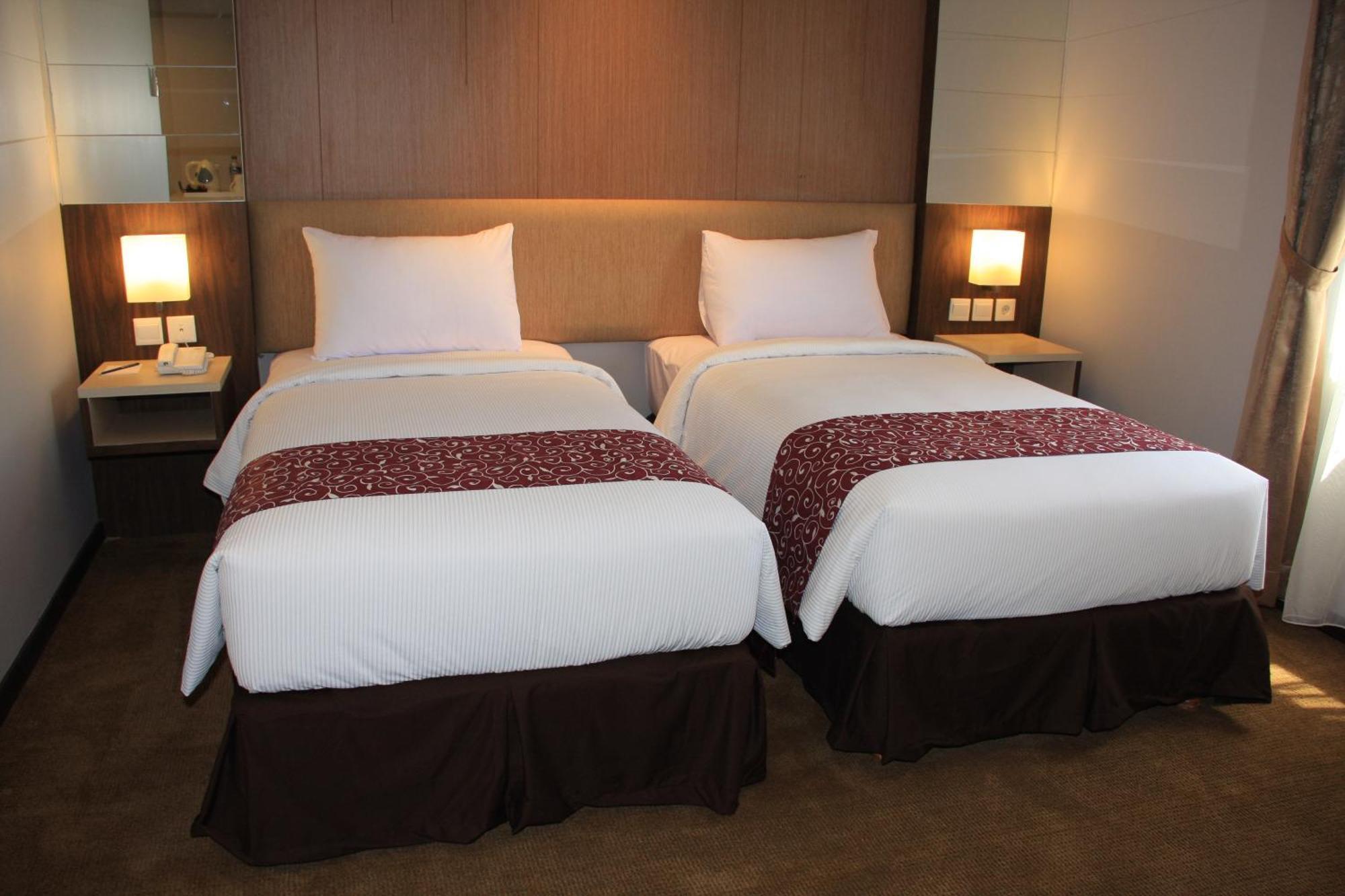 Tjokro Hotel Klaten Buitenkant foto