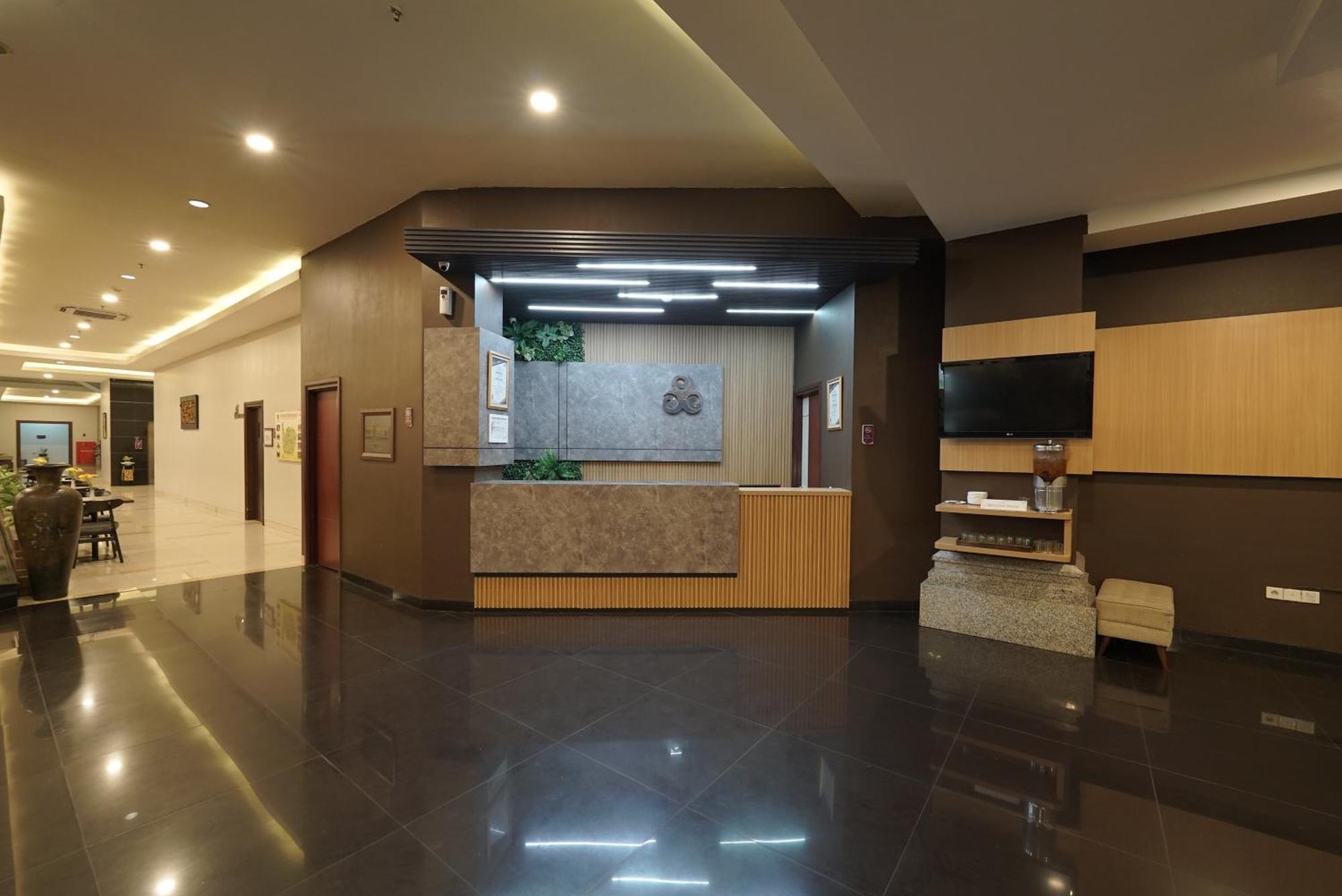 Tjokro Hotel Klaten Buitenkant foto