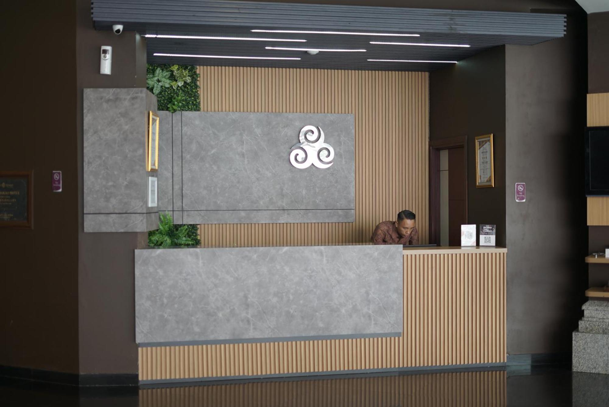 Tjokro Hotel Klaten Buitenkant foto