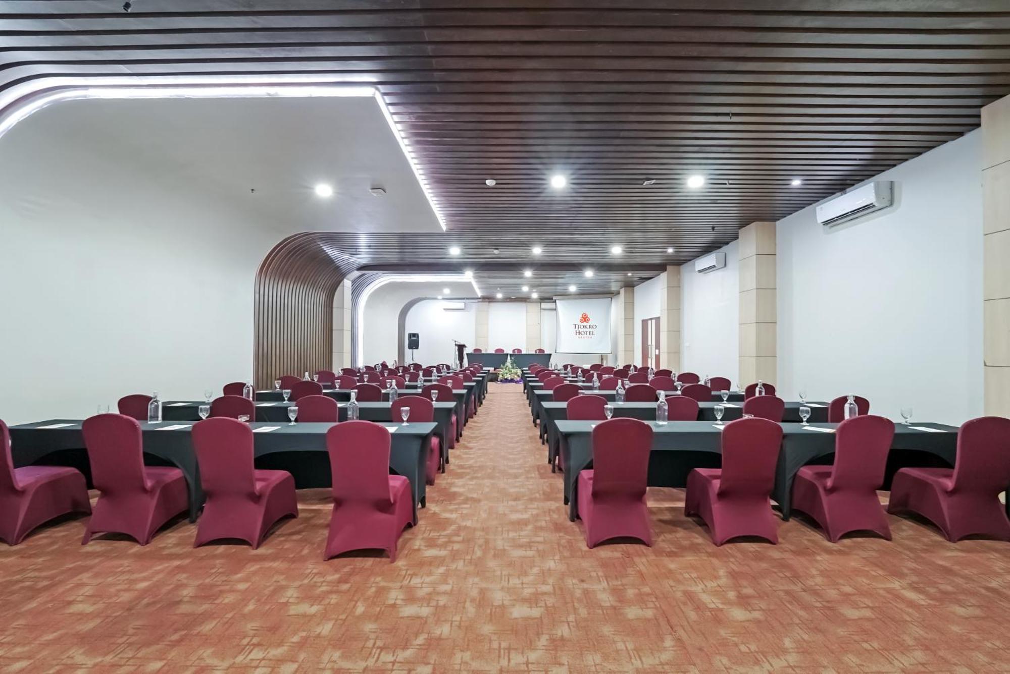 Tjokro Hotel Klaten Buitenkant foto