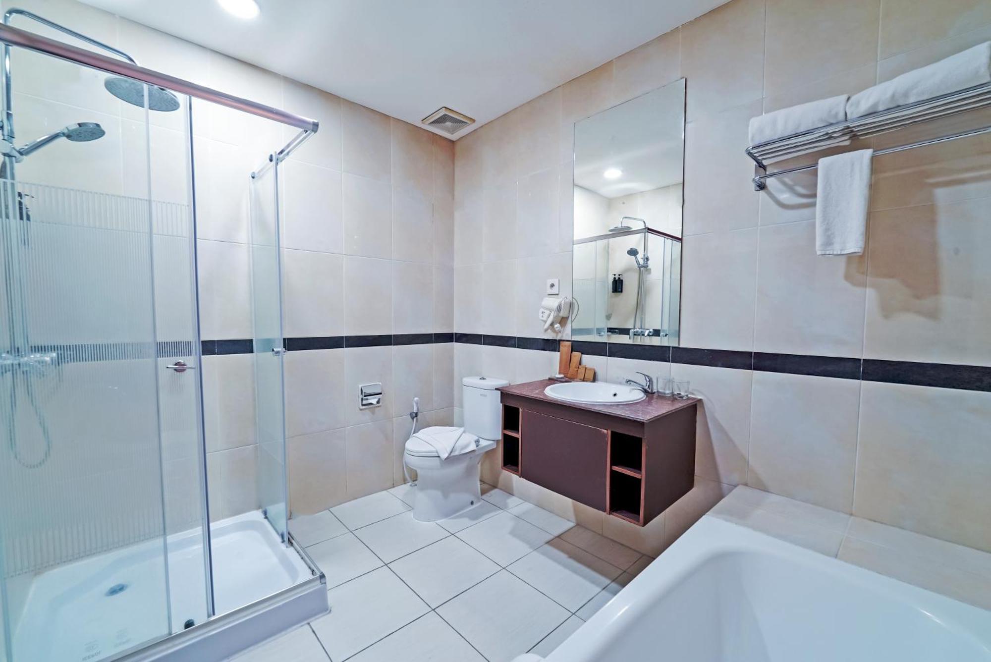 Tjokro Hotel Klaten Buitenkant foto