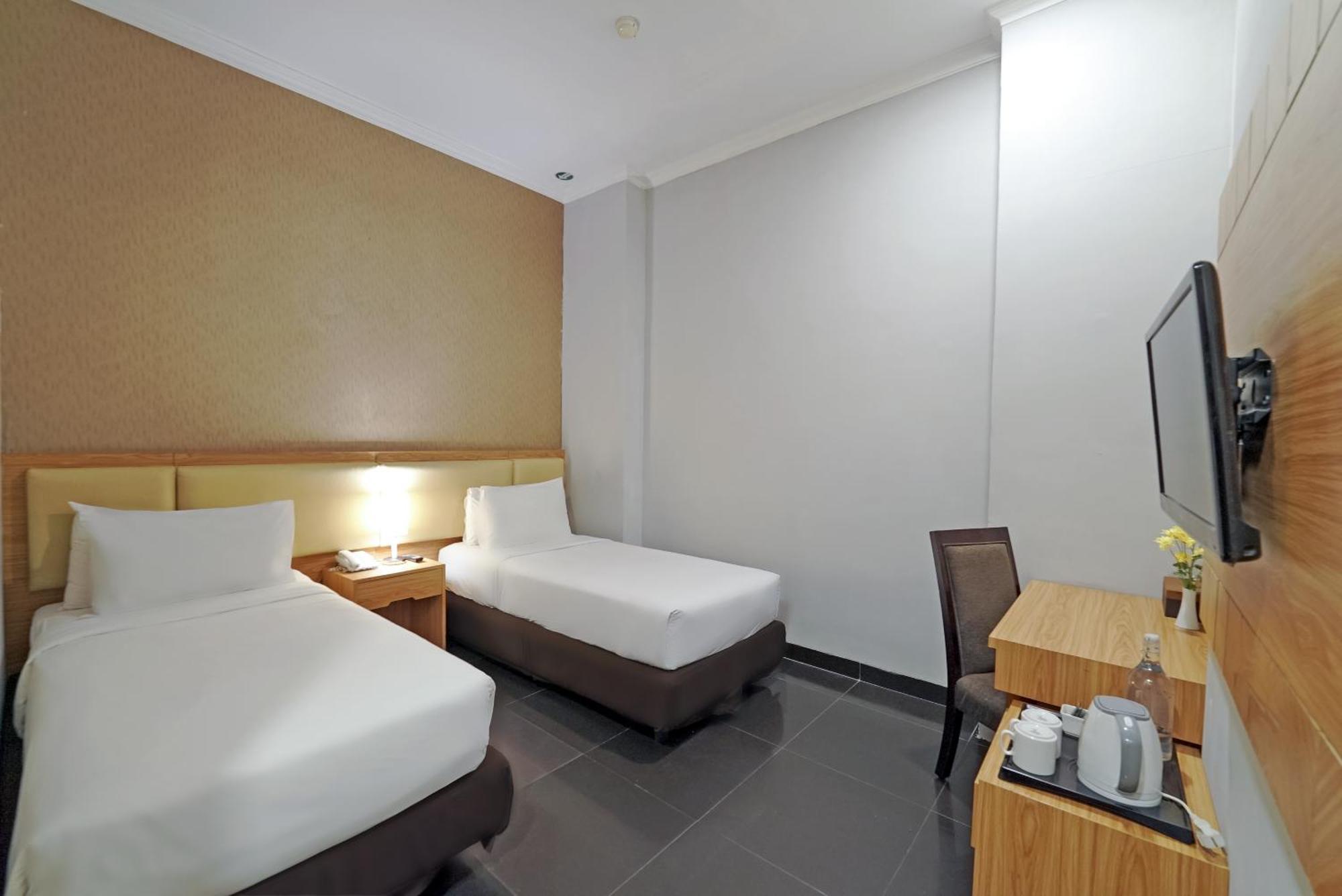 Tjokro Hotel Klaten Buitenkant foto