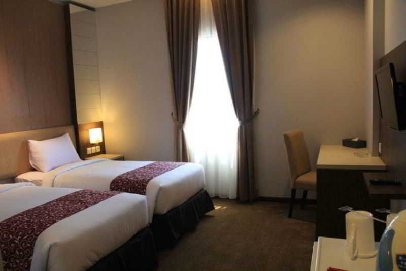 Tjokro Hotel Klaten Buitenkant foto