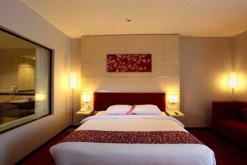 Tjokro Hotel Klaten Buitenkant foto