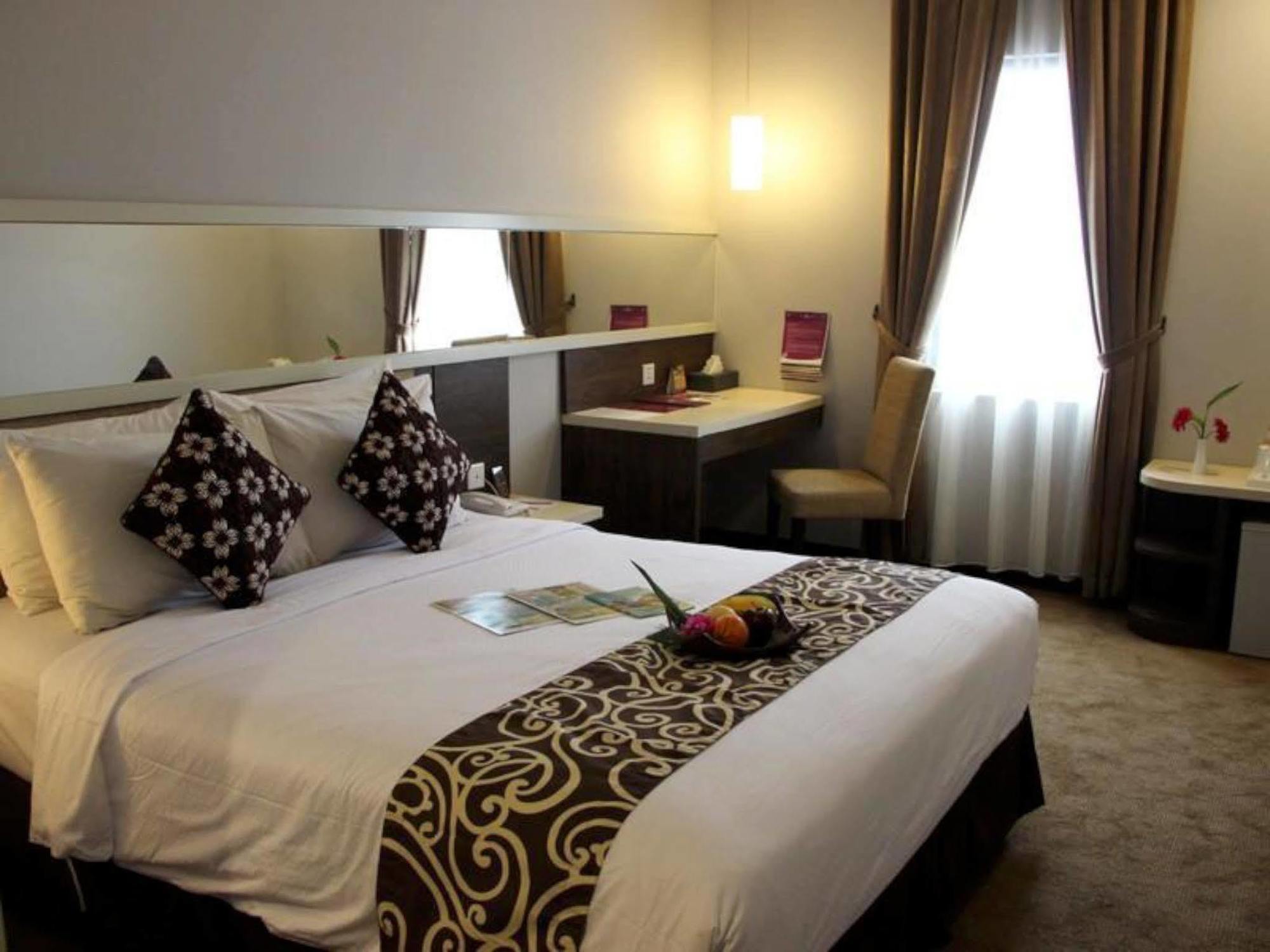 Tjokro Hotel Klaten Buitenkant foto
